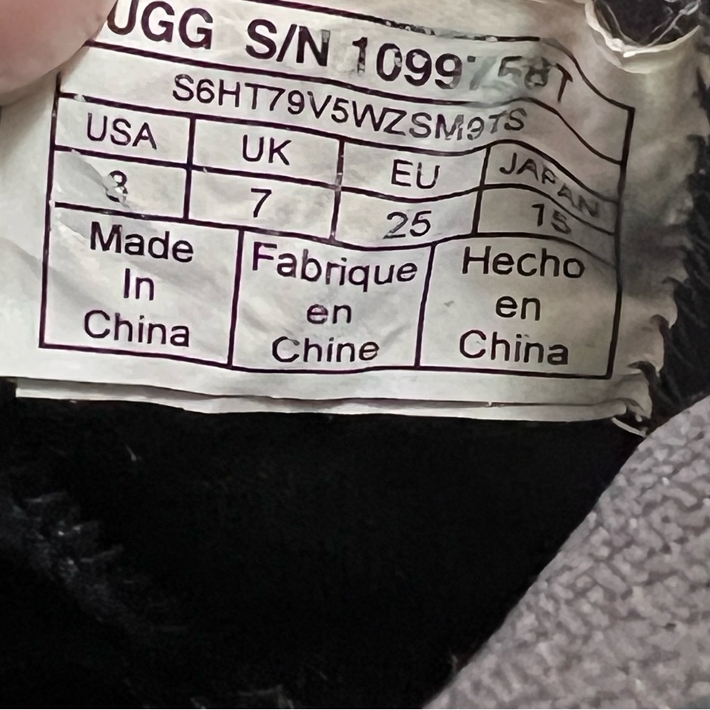 UGG Suede Sneakers Toddler 8 - Picture 4 of 4